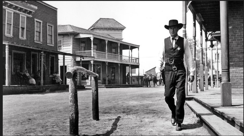 Gary Cooper on the streets of Hadleyville in High Noon